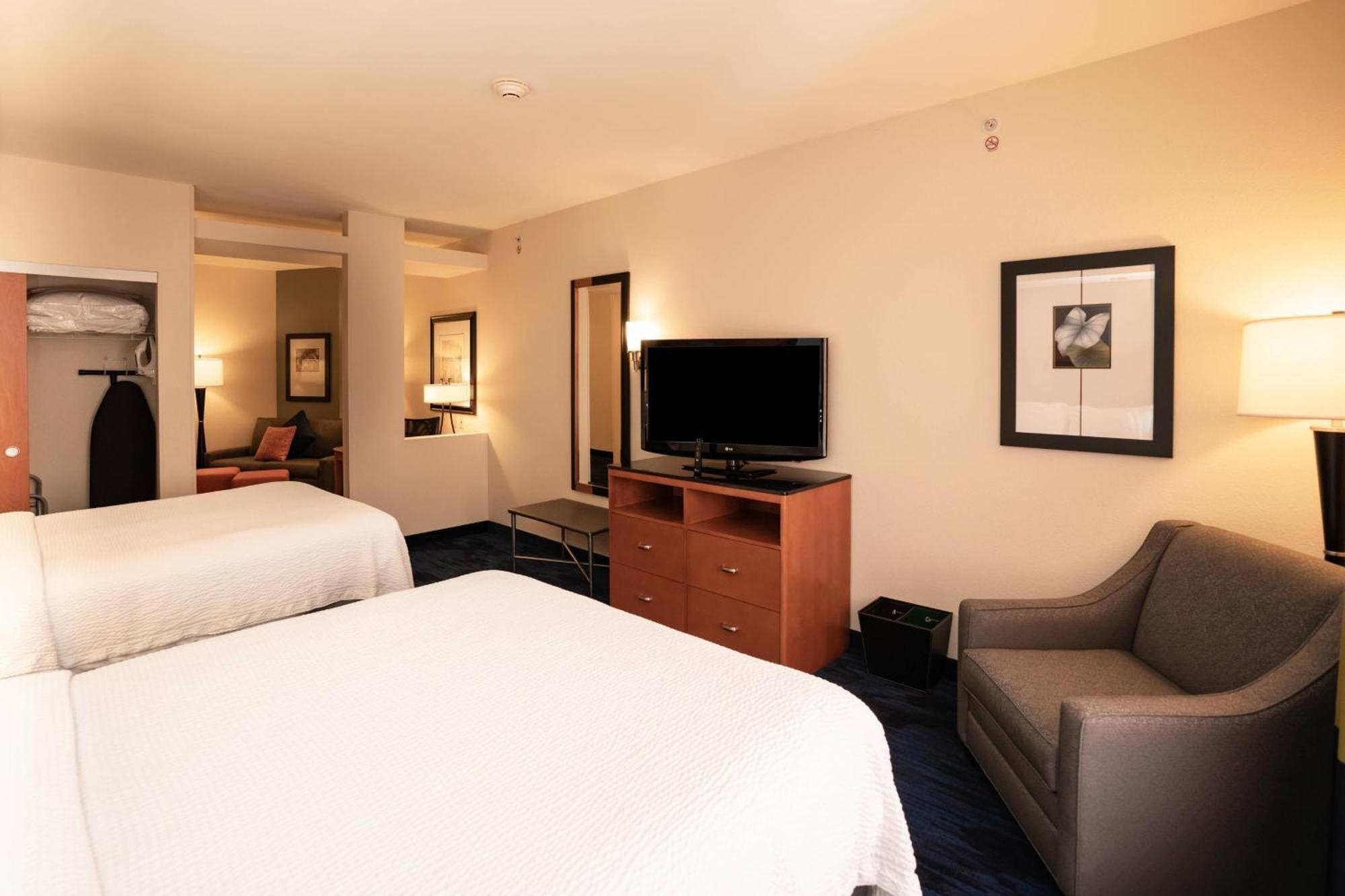 Fairfield Inn & Suites By Marriott Карні Екстер'єр фото