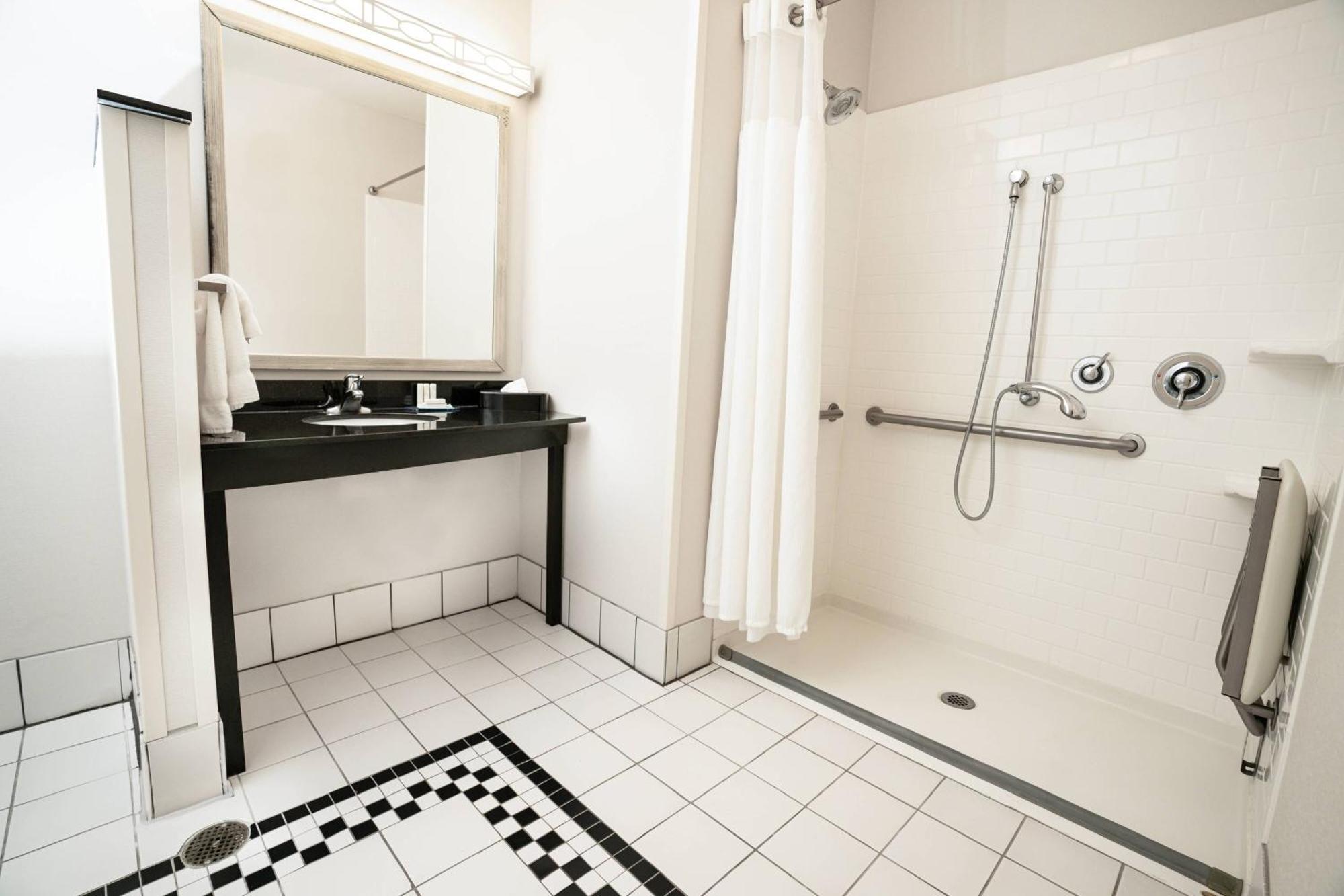 Fairfield Inn & Suites By Marriott Карні Екстер'єр фото