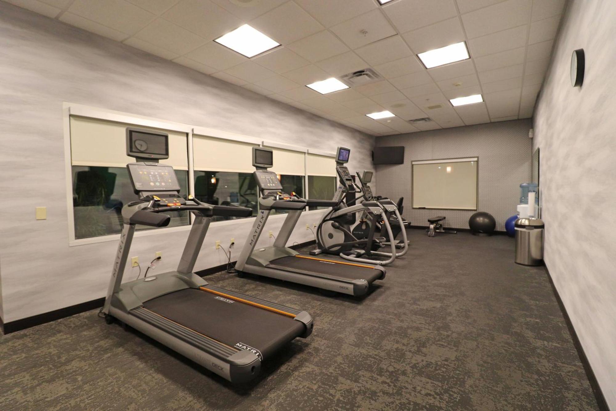 Fairfield Inn & Suites By Marriott Карні Екстер'єр фото