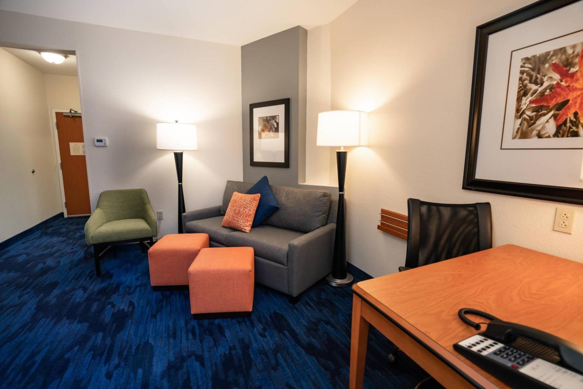 Fairfield Inn & Suites By Marriott Карні Екстер'єр фото