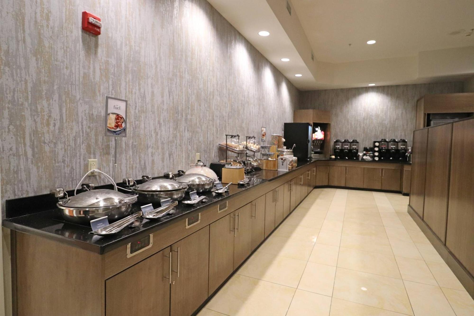Fairfield Inn & Suites By Marriott Карні Екстер'єр фото