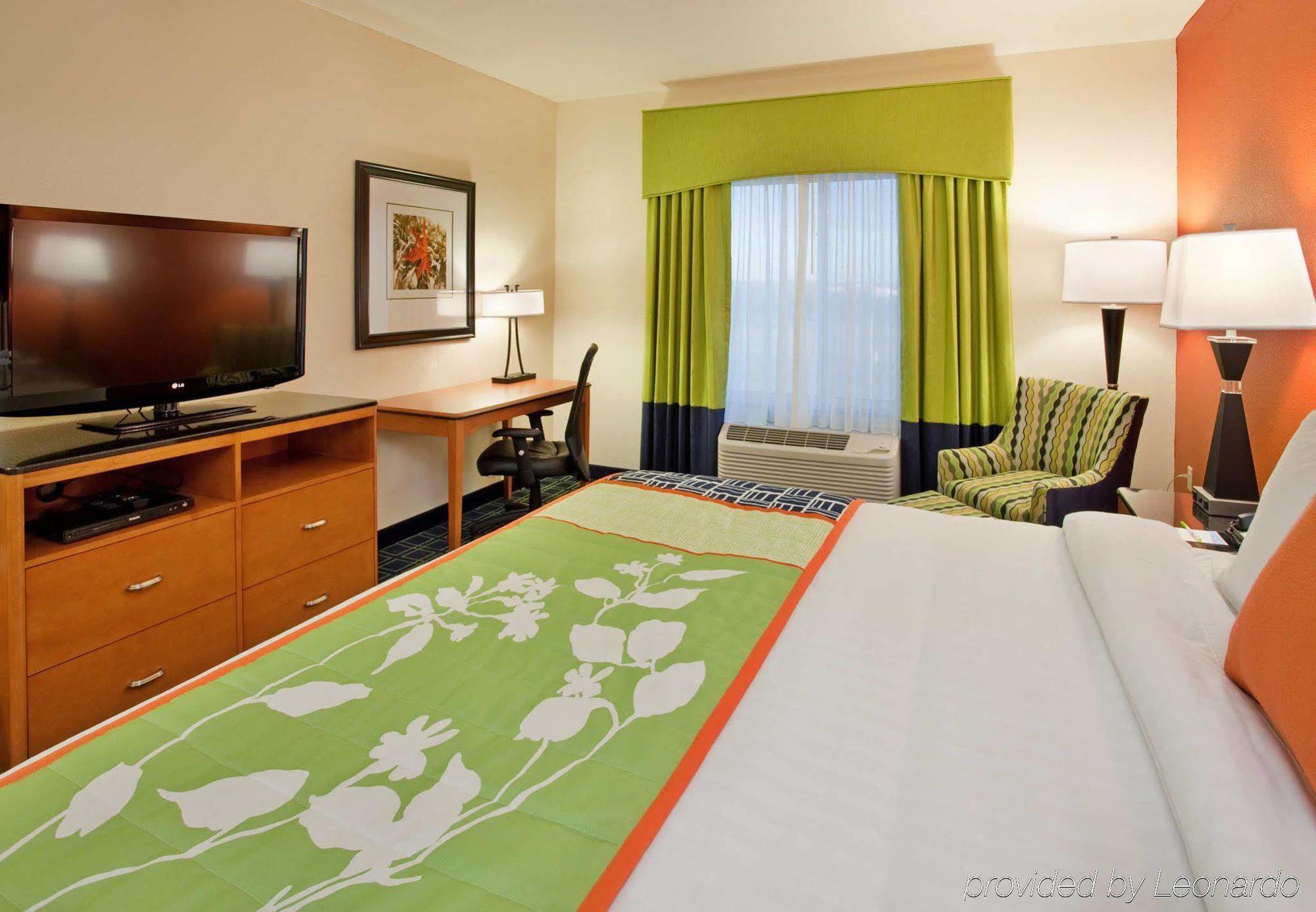 Fairfield Inn & Suites By Marriott Карні Екстер'єр фото